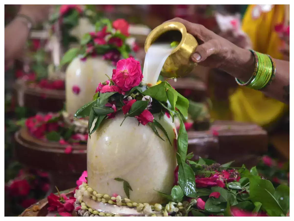 Bel Patra & Dudh (Milk)
